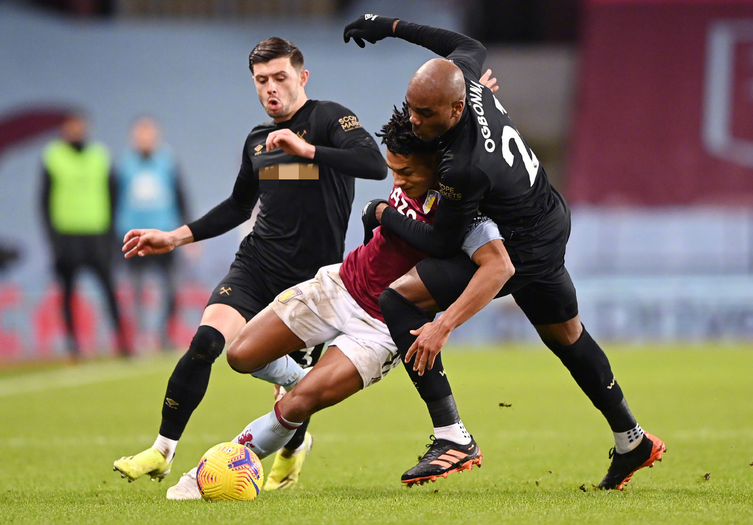 刘易斯在比 刘易斯在比